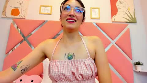 Thaily online show from March 5, 7:38 pm