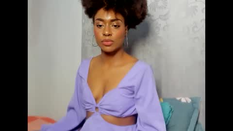 thaimy_ online show from November 9, 7:34 am