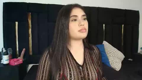 T H A I S  online show from October 30, 4:51 pm