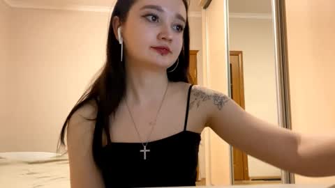 Yumi online show from February 2, 7:21 pm