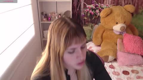   online show from April 22, 6:04 pm