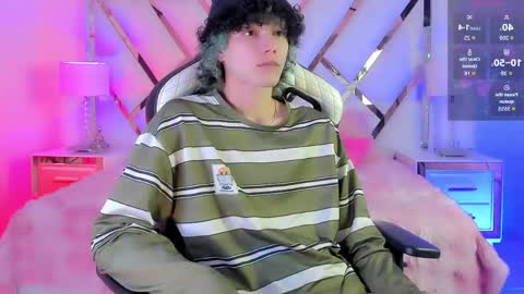 thanier_18 online show from April 24, 7:49 pm