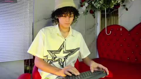 thanier_18 online show from July 25, 3:37 am