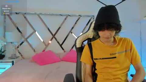 thanier_18 online show from June 18, 6:57 pm