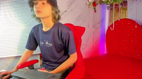 thanier_18 online show from June 20, 6:58 pm