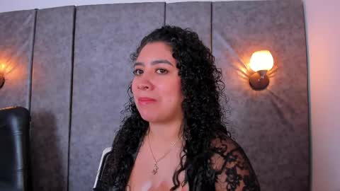 thara webstter online show from April 25, 12:51 pm