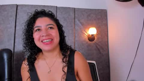 thara webstter online show from May 4, 11:39 am