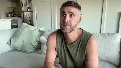 thataustralianguy11 online show from March 19, 8:09 am