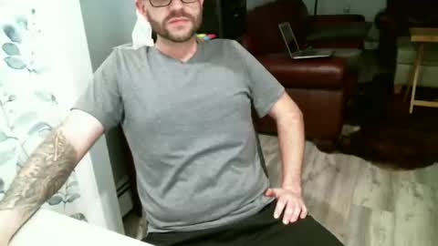 thatwhittyditty online show from February 23, 2:03 am