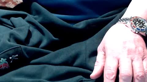 Snapshot of the1pocketrocket chatting on January 7, 6:14 pm the1pocketrocket online show from January 7, 6:14 pm