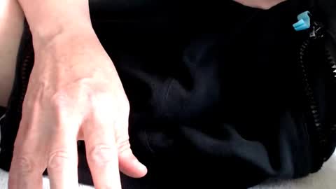 Snapshot of the1pocketrocket chatting on November 1, 12:48 pm the1pocketrocket online show from November 1, 12:48 pm