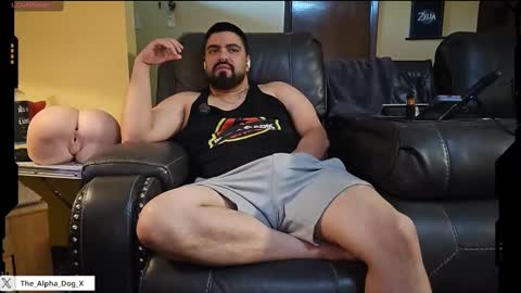 Snapshot of the_alpha_dog_xxx chatting on September 10, 10:22 pm the_alpha_dog_xxx online show from September 10, 10:22 pm