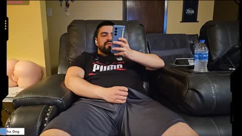 Snapshot of the_alpha_dog_xxx chatting on January 18, 1:52 am the_alpha_dog_xxx online show from January 18, 1:52 am