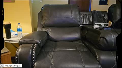 Snapshot of the_alpha_dog_xxx chatting on January 27, 4:01 pm the_alpha_dog_xxx online show from January 27, 4:01 pm