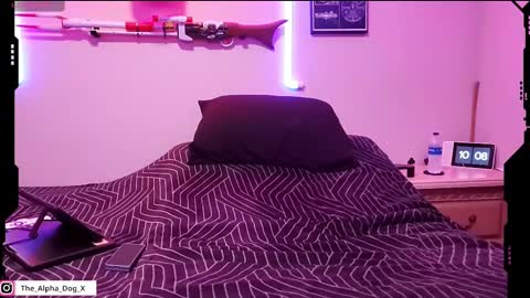 Snapshot of the_alpha_dog_xxx chatting on October 5, 3:08 pm the_alpha_dog_xxx online show from October 5, 3:08 pm