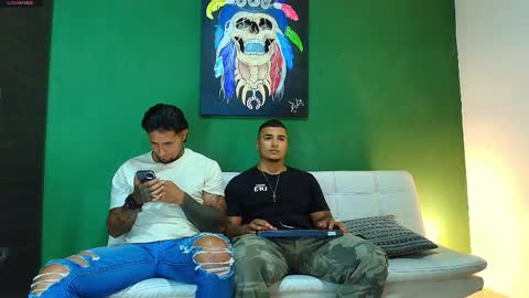 SCOTT  THEO  KAMERON  GENDERSON online show from November 5, 1:18 am