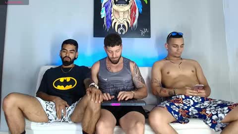 Snapshot of the_golden_boys chatting on January 9, 2:01 am SCOTT THEO KAMERON GENDERSON online show from January 9, 2:01 am