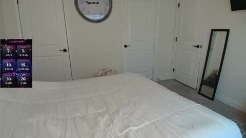 the_hotties online show from September 9, 6:30 pm