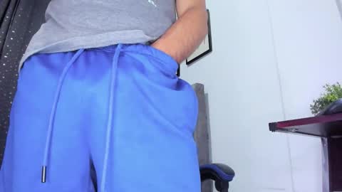 the_skinnyguys online show from January 12, 11:56 pm