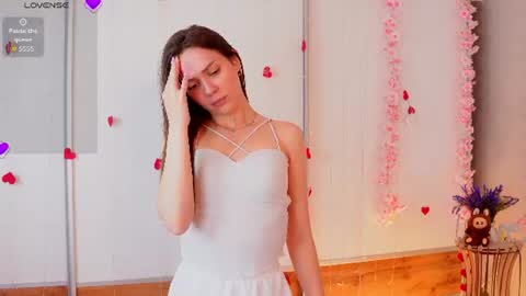 My name is Cynthia and Im very happy to see you in my sweet room  online show from June 21, 3:02 am