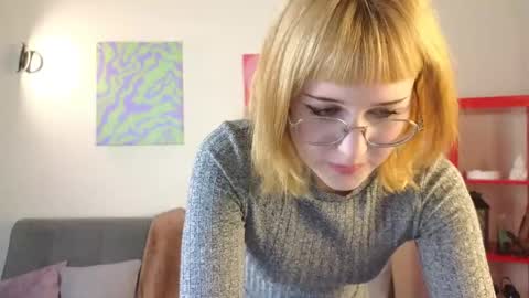 thea_quill online show from May 16, 6:06 pm