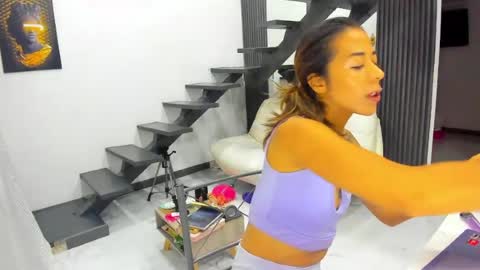 thebadwolf818 online show from August 8, 10:36 am