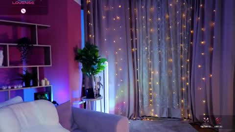 Lucy online show from February 4, 1:04 pm