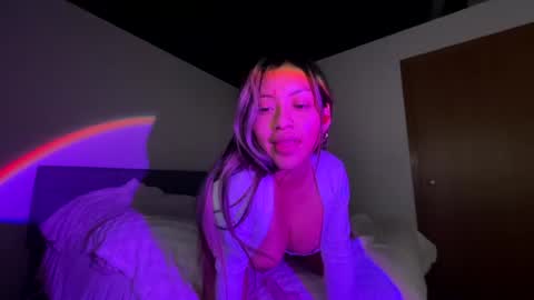 Latina Mami online show from July 25, 4:54 am