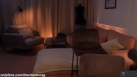 Cherie   online show from December 5, 9:01 pm