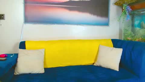 Snapshot of thee_pola chatting on October 21, 1:59 pm POLA online show from October 21, 1:59 pm