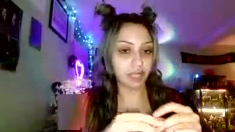 KIng Venus online show from June 18, 3:12 am