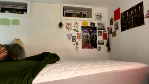 Snapshot of theeking_venus chatting on December 6, 2:29 am KIng Venus online show from December 6, 2:29 am