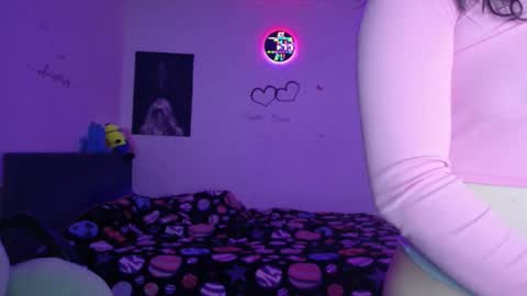 TheFarmergirl online show from February 11, 5:44 am