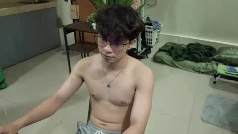 Green online show from April 24, 8:33 pm
