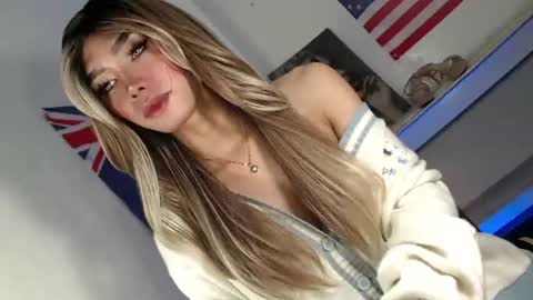 laisa online show from June 25, 11:37 am
