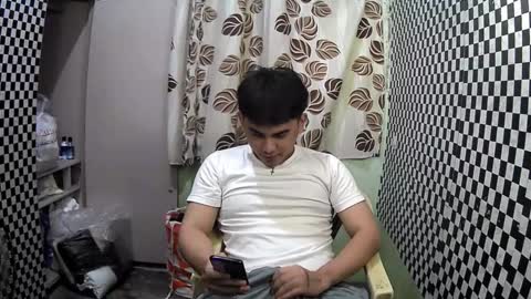 Snapshot of thehugecomeback chatting on January 21, 4:58 pm Xerxis online show from January 21, 4:58 pm