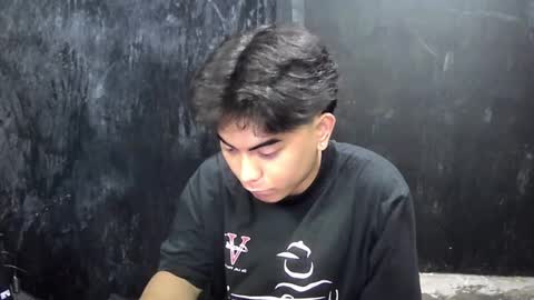 Snapshot of thehugecomeback chatting on March 12, 10:16 am Xerxis online show from March 12, 10:16 am