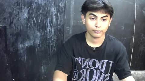 Snapshot of thehugecomeback chatting on February 24, 5:31 pm Xerxis online show from February 24, 5:31 pm