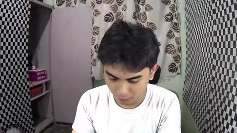 Snapshot of thehugecomeback chatting on December 8, 1:03 pm Xerxis online show from December 8, 1:03 pm