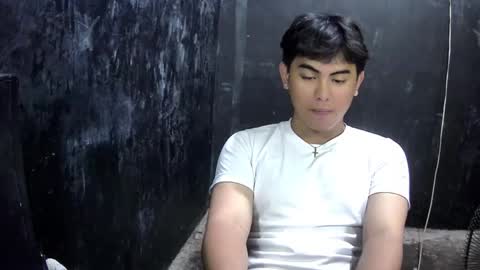 Snapshot of thehugecomeback chatting on February 25, 8:47 am Xerxis online show from February 25, 8:47 am