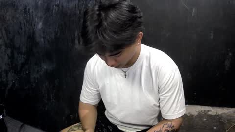 Snapshot of thehugecomeback chatting on March 12, 4:56 pm Xerxis online show from March 12, 4:56 pm