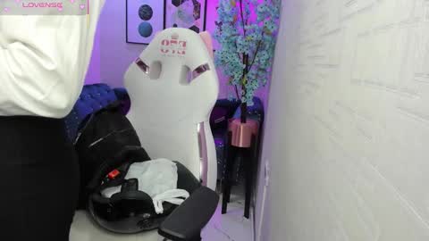 Theia  online show from February 3, 12:31 pm