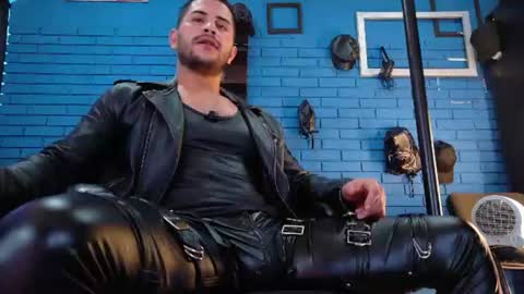 Ian Deniel online show from July 28, 7:39 pm