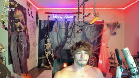 Snapshot of thejohnnystone chatting on October 22, 1:31 am Johnny Stone online show from October 22, 1:31 am