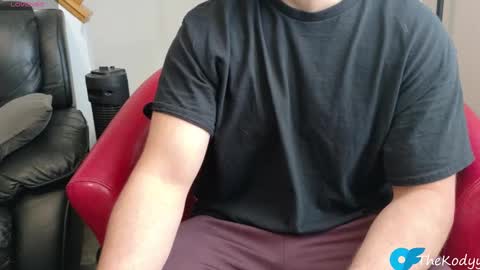 Snapshot of thekodyy chatting on October 17, 2:10 pm thekodyy online show from October 17, 2:10 pm