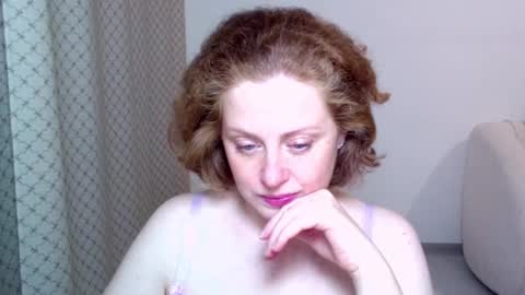 Ella online show from November 22, 5:50 am