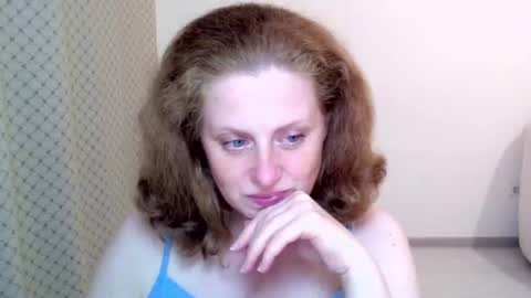 Ella online show from July 4, 7:17 pm