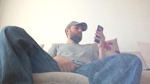 TheMonarchGoat online show from April 24, 6:37 am