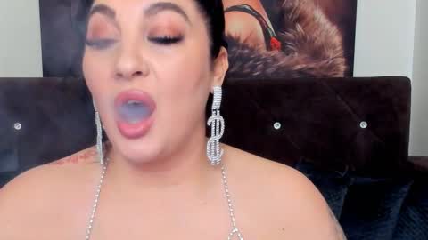 Snapshot of theonerosegoddes chatting on January 8, 7:56 pm theonerosegoddes online show from January 8, 7:56 pm