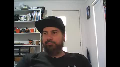 aussiebeard online show from December 3, 2:53 am